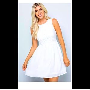 👗 NWT Francesca’s Large White Dress 👗